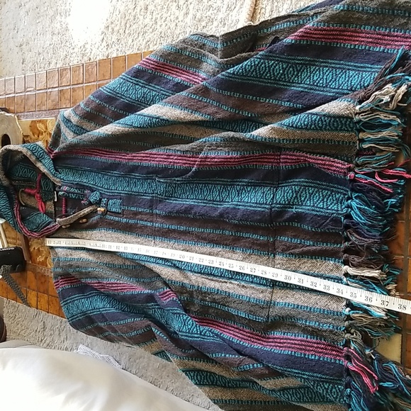 💙BLANKET PONCHO💙 - Picture 4 of 10